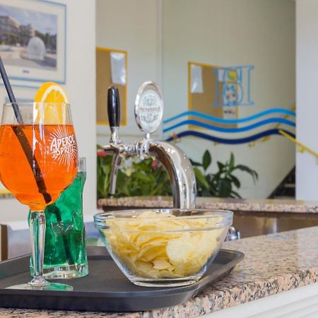 Savoia Hotel Misano Adriatico Bagian luar foto